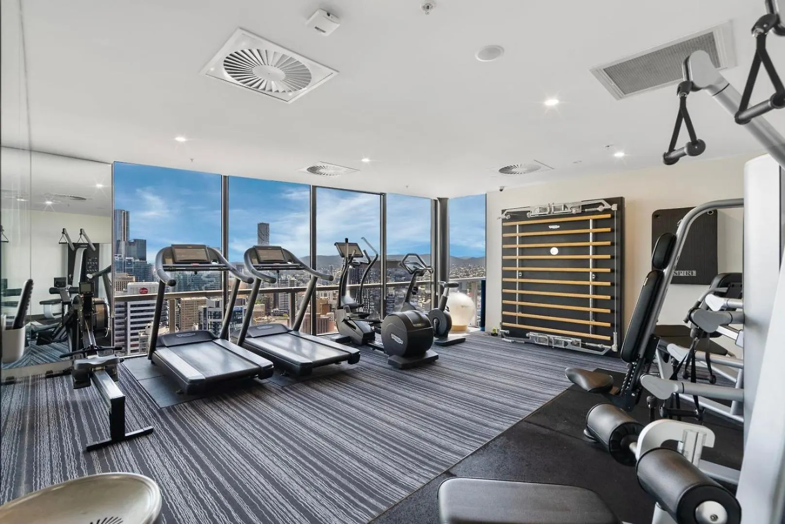 Apartment Spire - Stylish 2Br Apt - Pool, Parking & Views Brisbane
