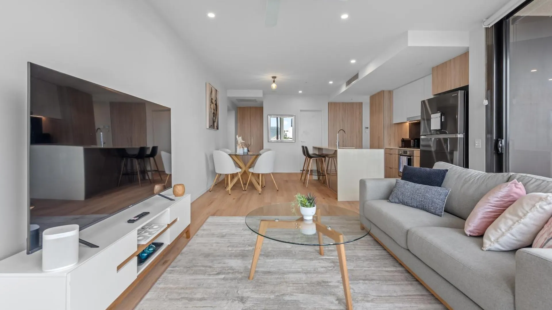 Apartment Spire - Stylish 2Br Apt - Pool, Parking & Views Brisbane