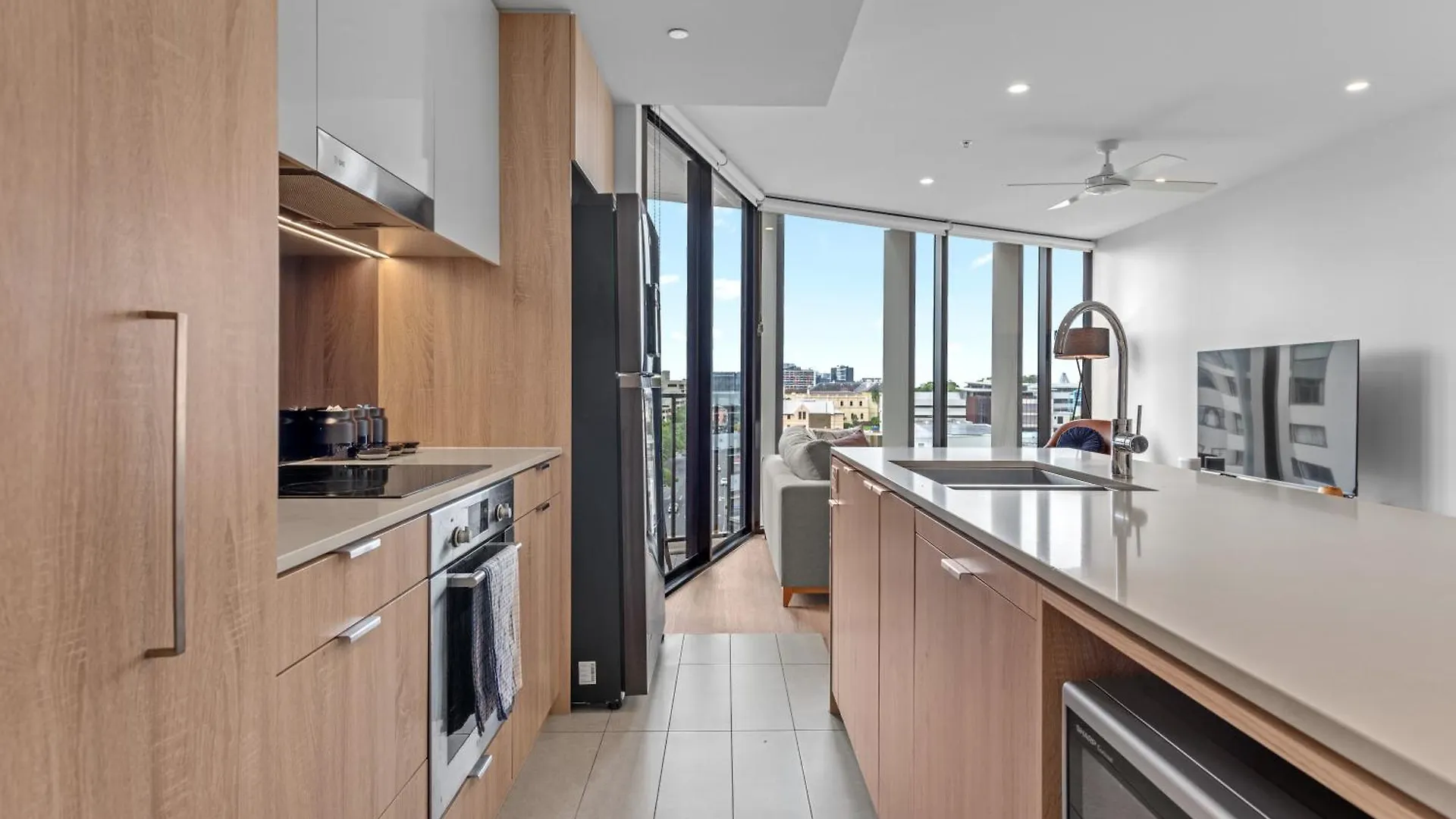 Spire - Stylish 2Br Apt - Pool, Parking & Views Brisbane 0*,