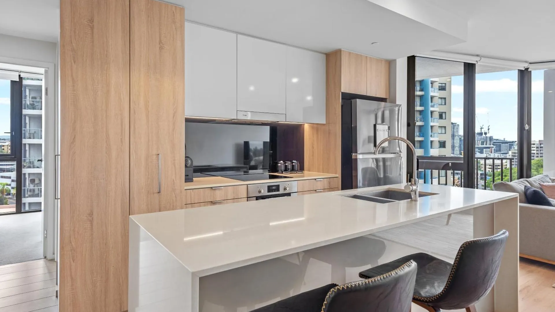 Spire - Stylish 2Br Apt - Pool, Parking & Views Brisbane Appartement