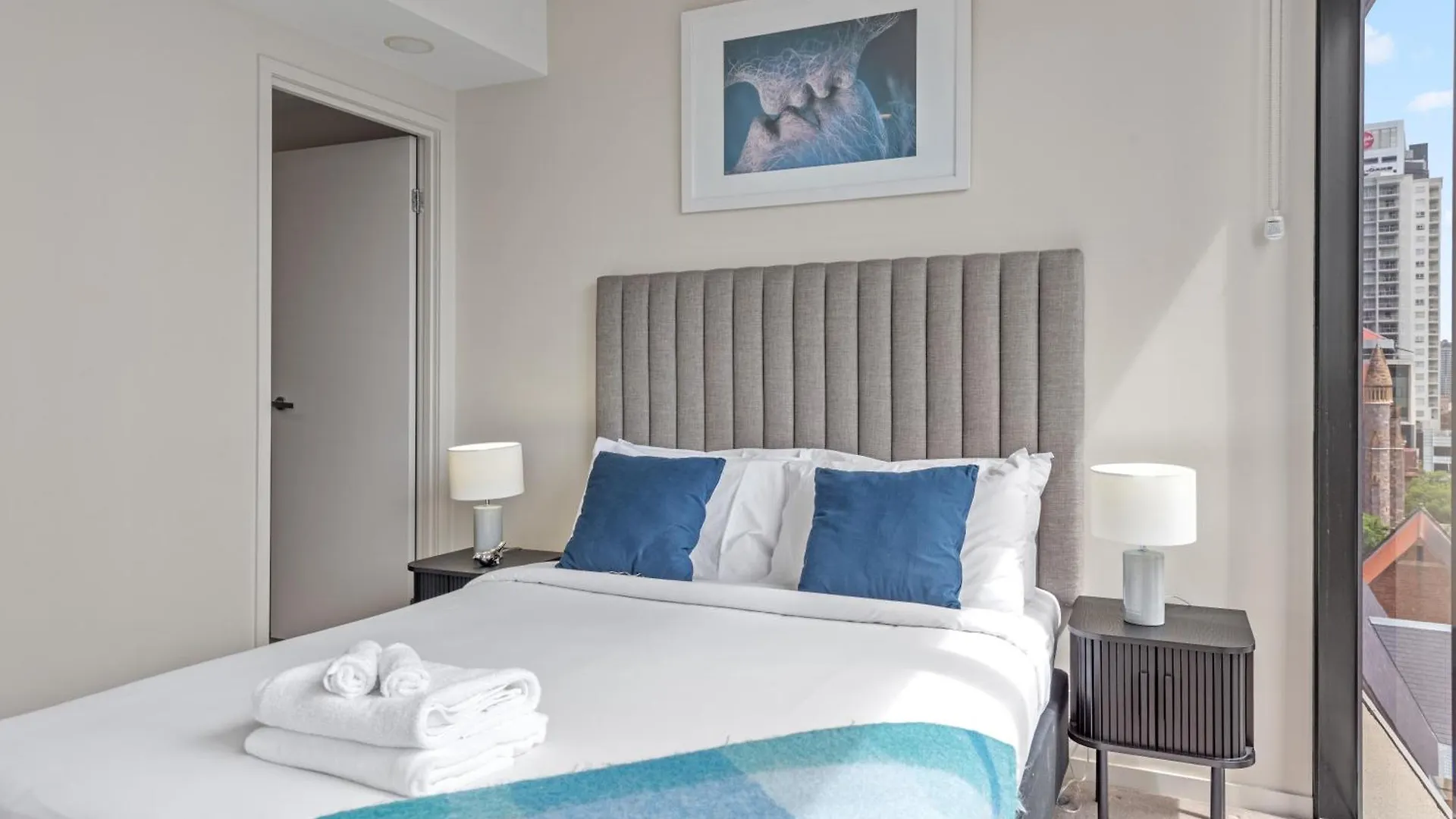 Spire - Stylish 2Br Apt - Pool, Parking & Views Brisbane Australia
